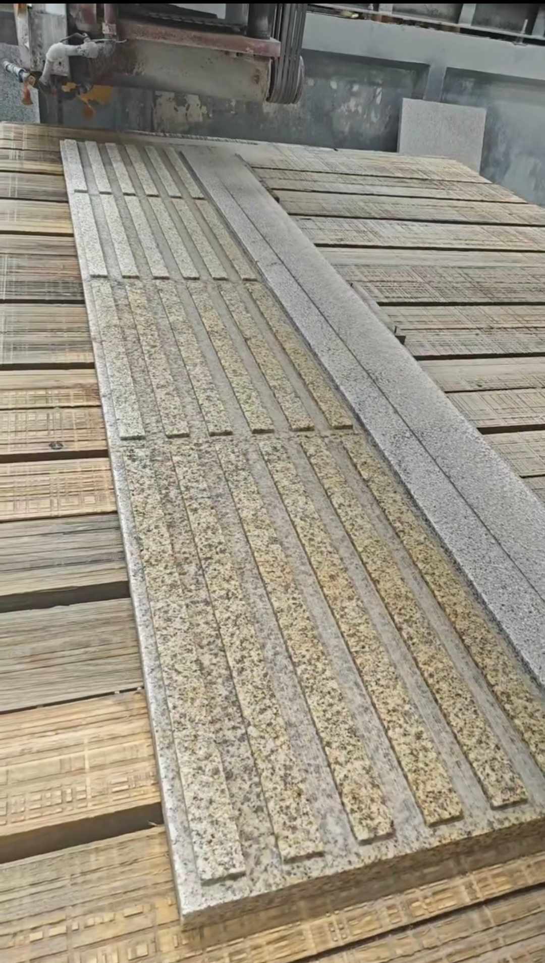 潍坊黄金麻盲道石 盲条