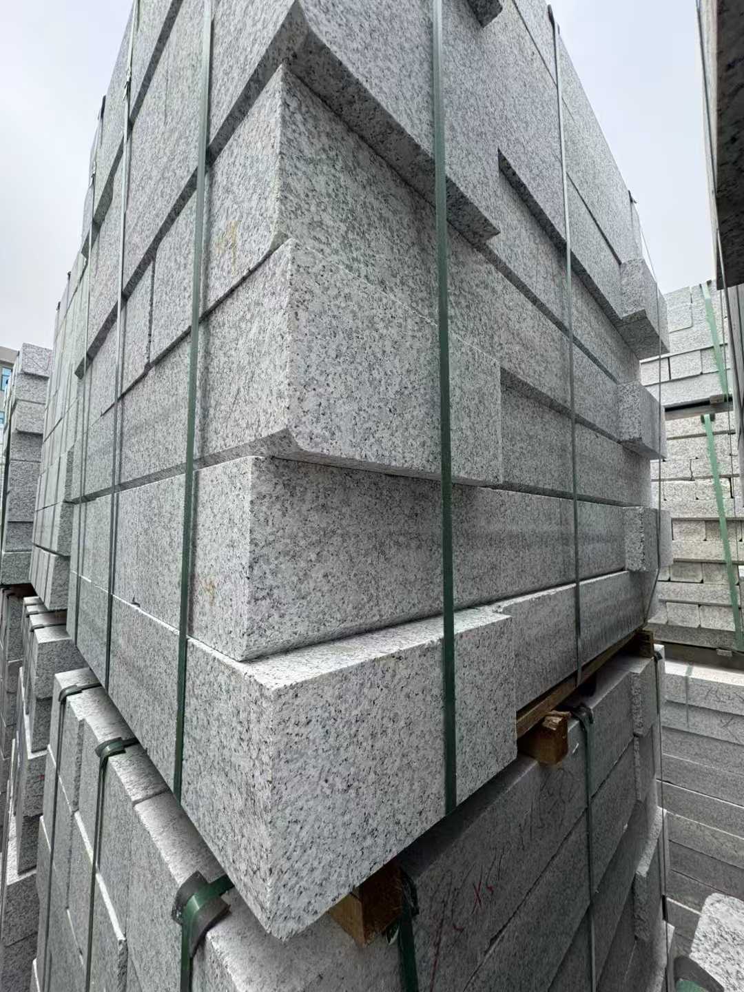潍坊芝麻白路牙石 马路牙子